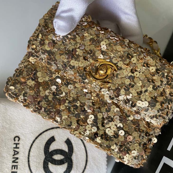 CHANEL CLASSIC FLAP RARE MICRO MINI VINTAGE GOLD SEQUIN & MICROFIBER CROSSBODY - Picture 5 of 8